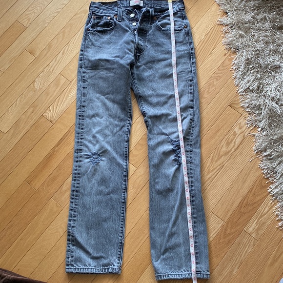 Levi’s 501 Grey wash Jeans - Picture 5 of 9